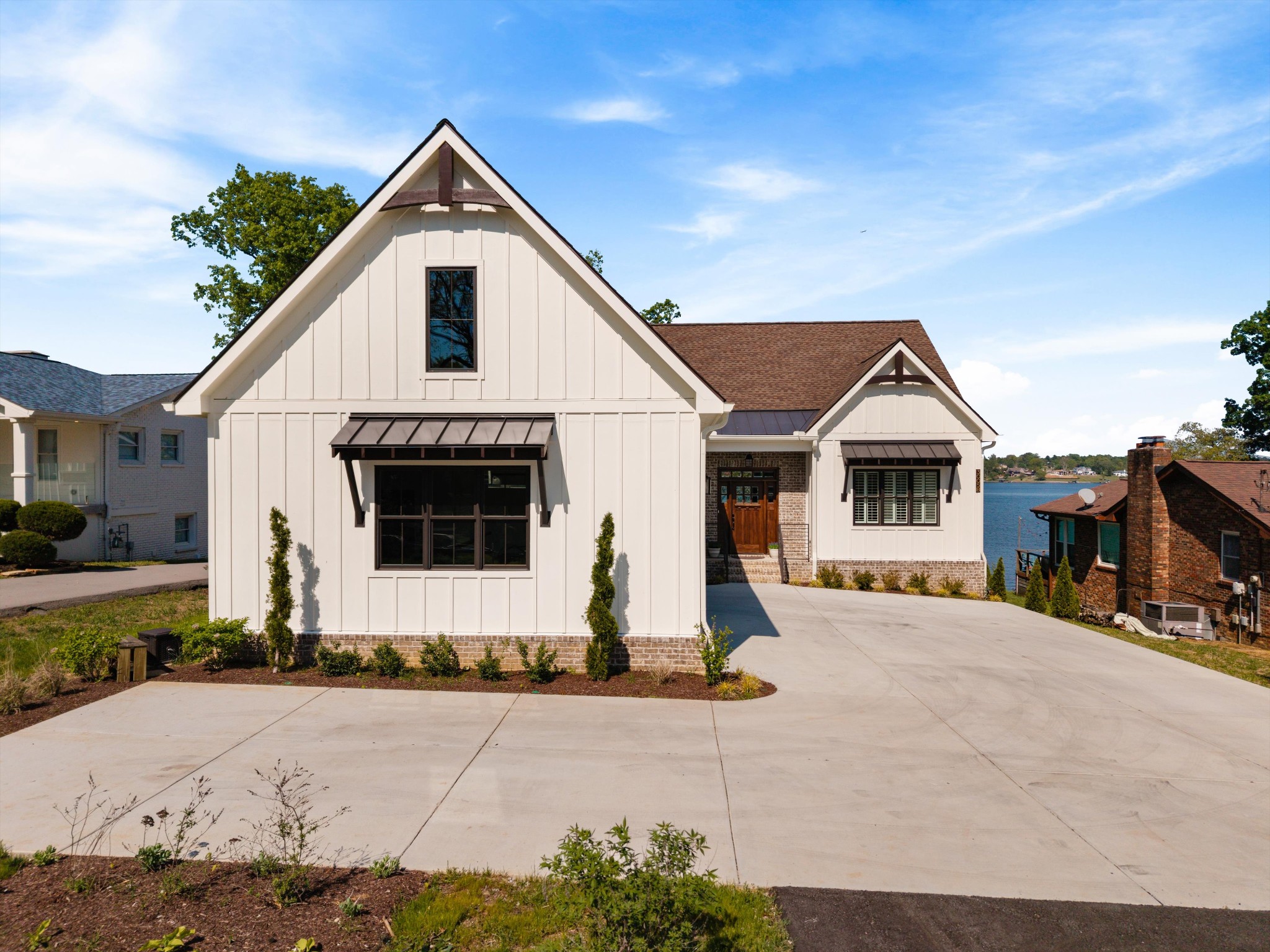 3005 Lakeshore Dr A & B