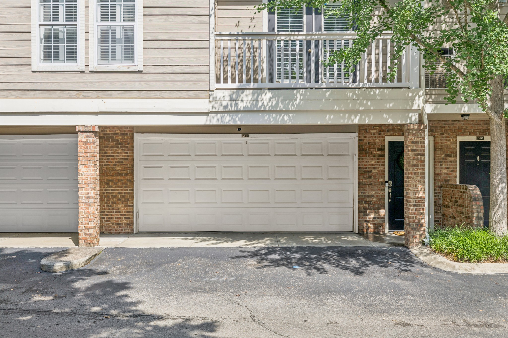 2045 Stokes Ln