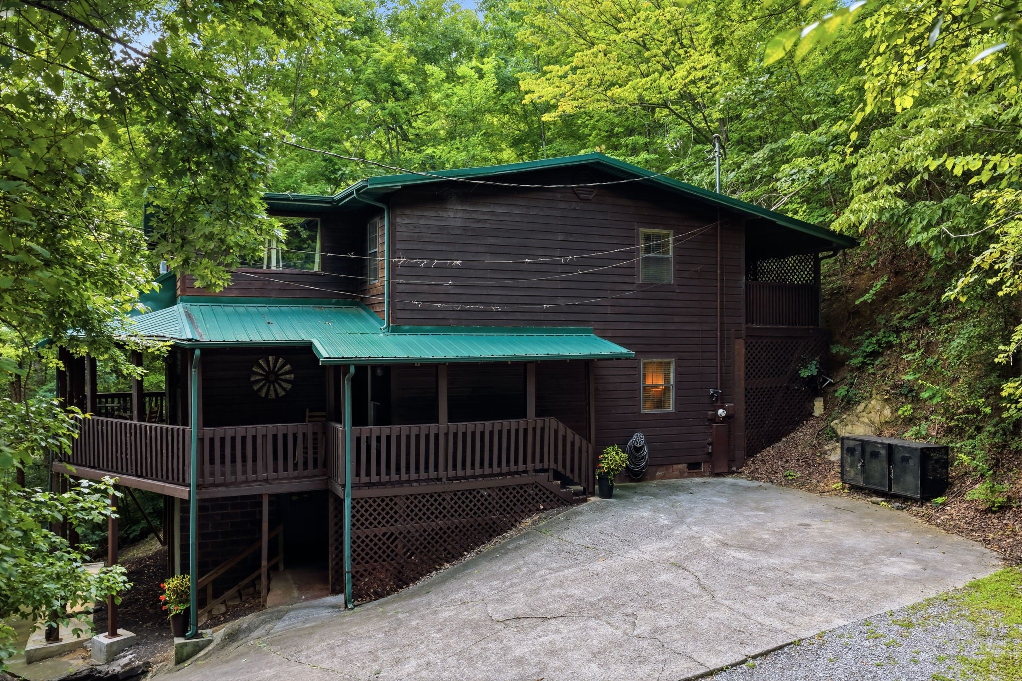 2202 Applewood Rd