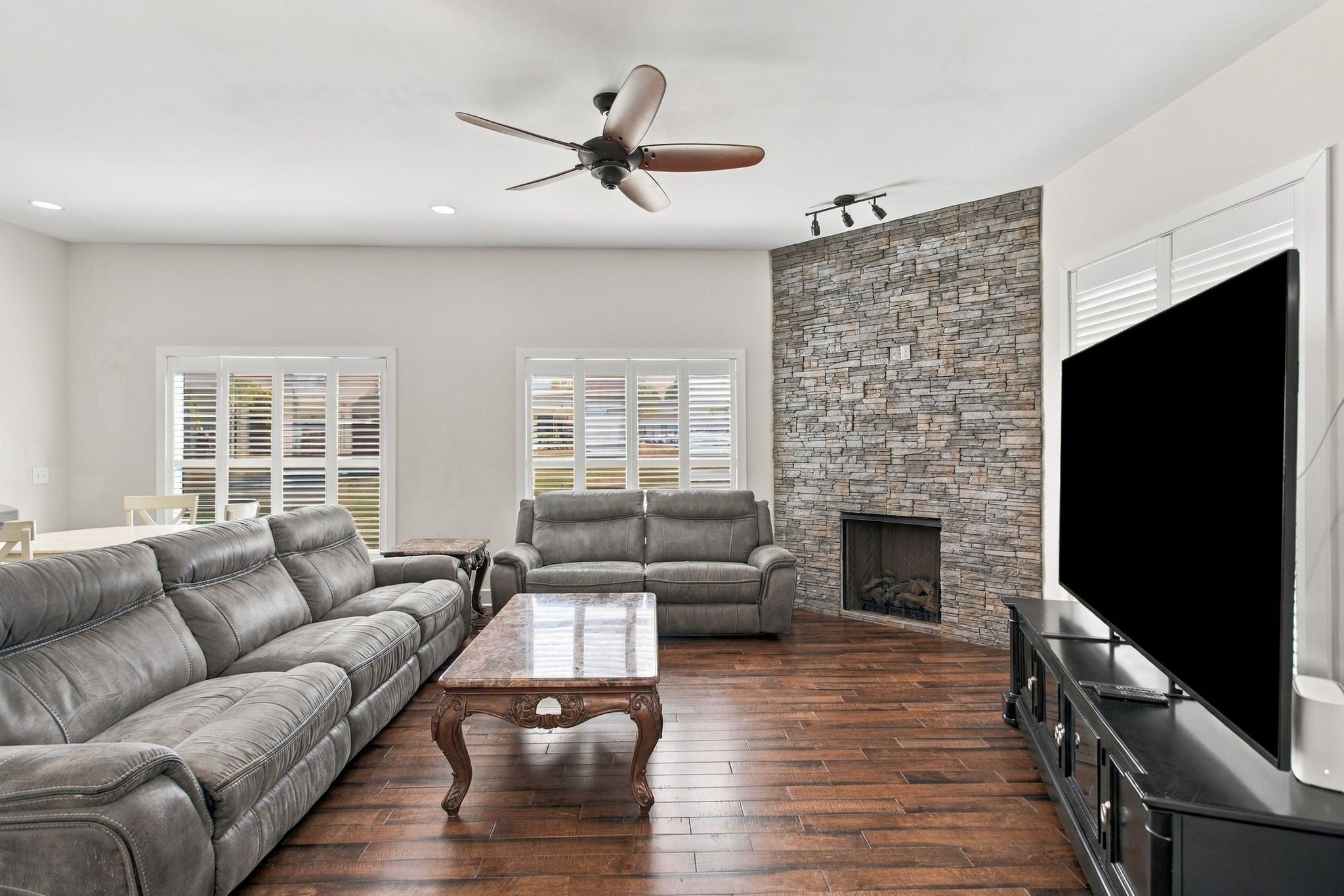 1208 Wiltshire Ct