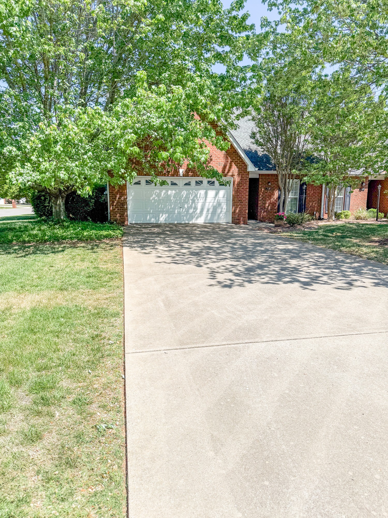 215 Seminole St