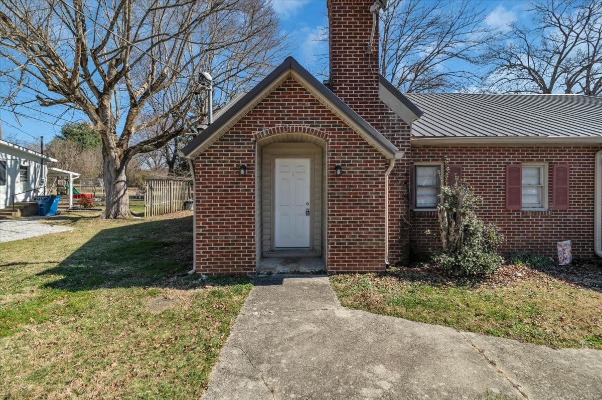 1015 Hills Chapel Rd