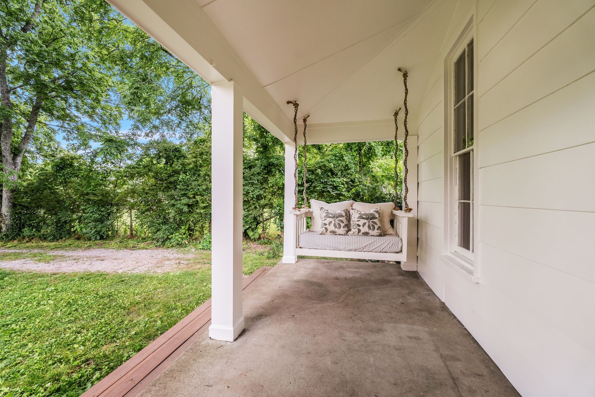 1423 Sulphur Springs Rd