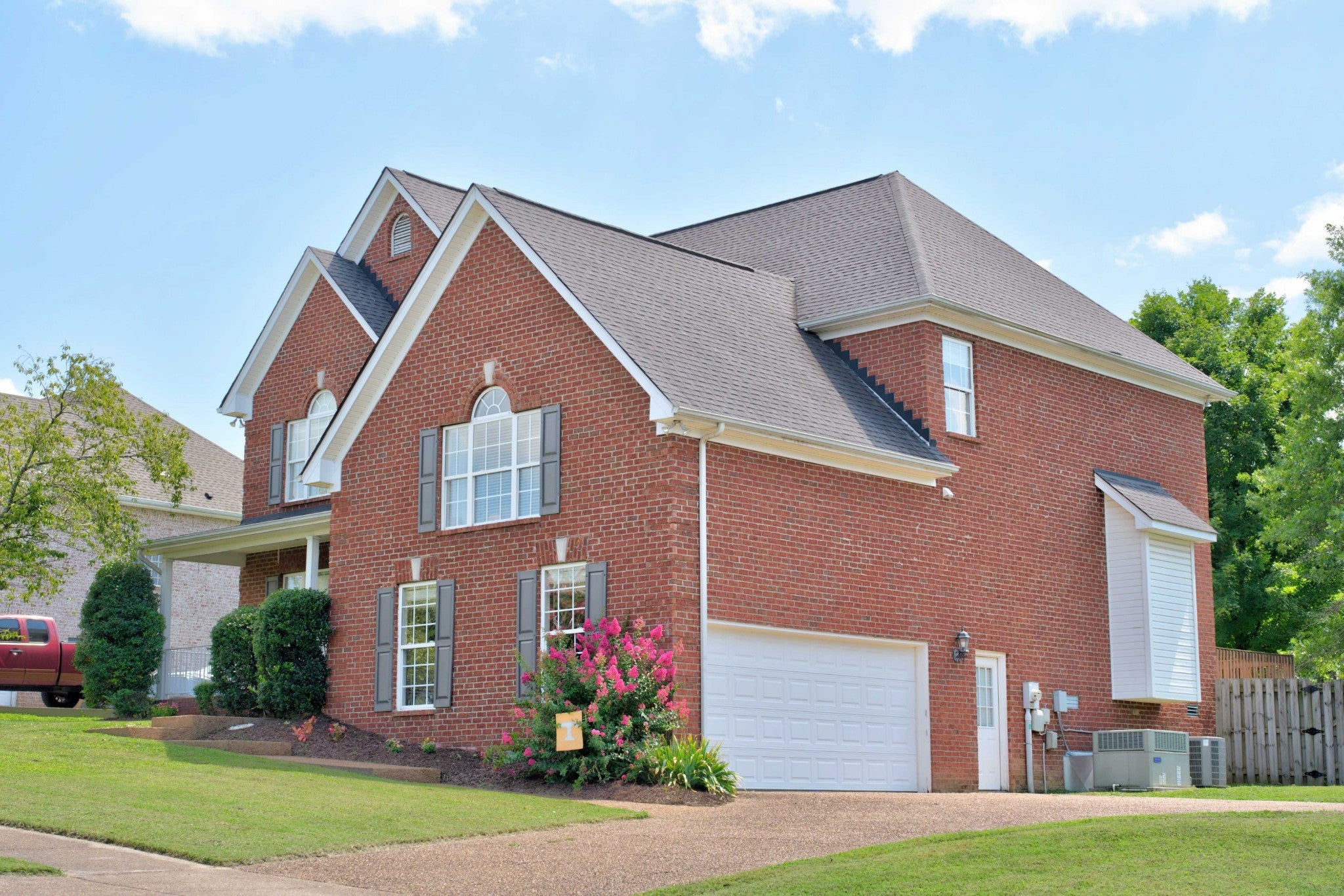 105 Cresthaven Ct
