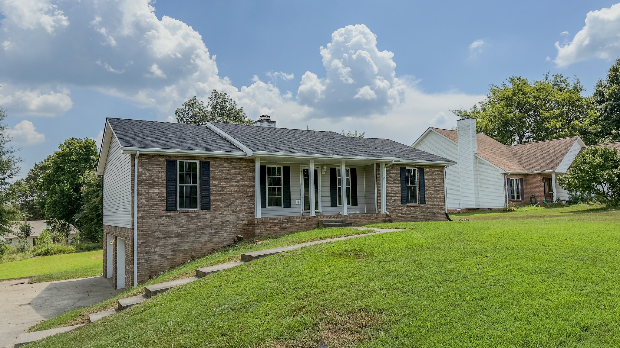 576 Barney Ln