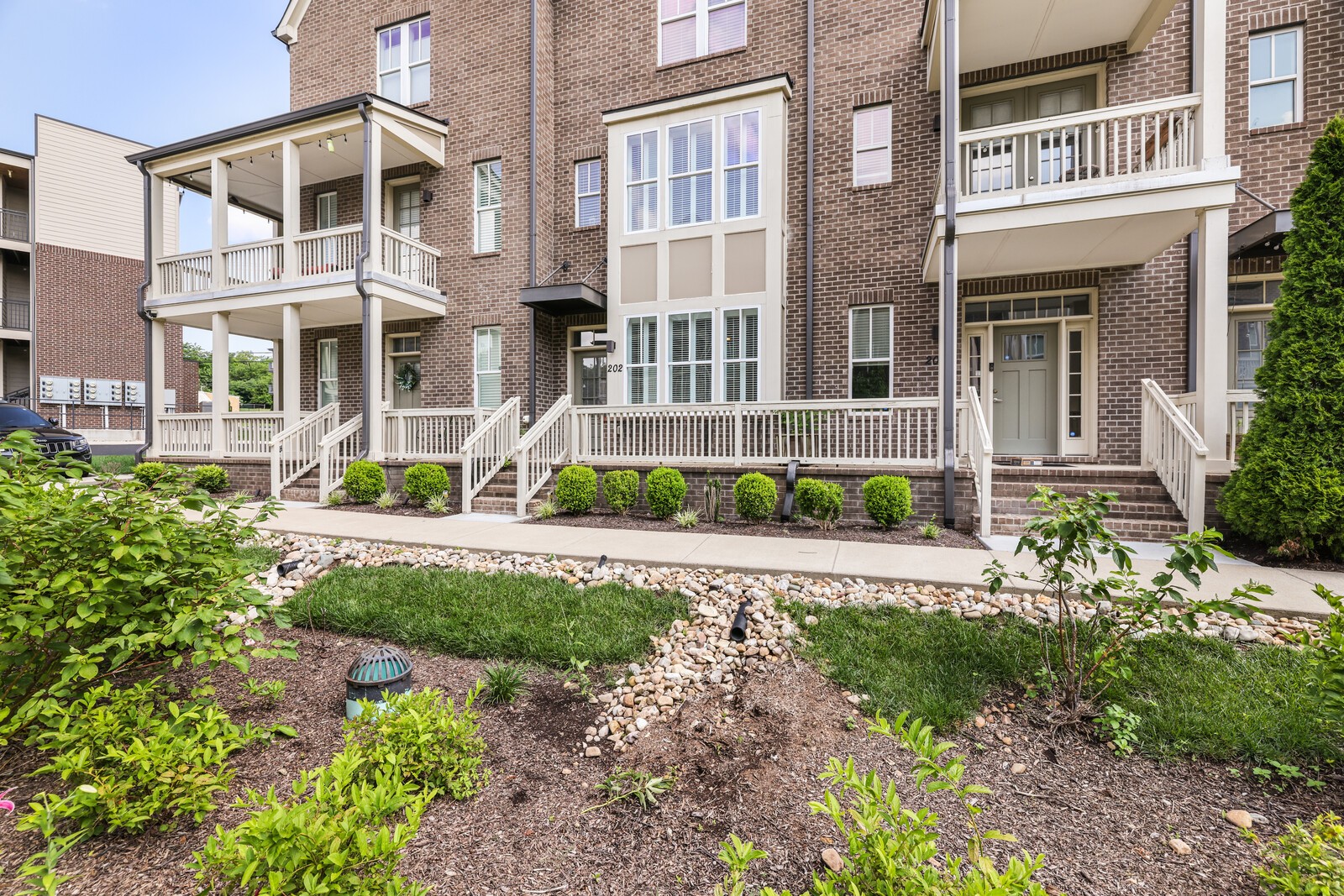 202 Porter Village Cir