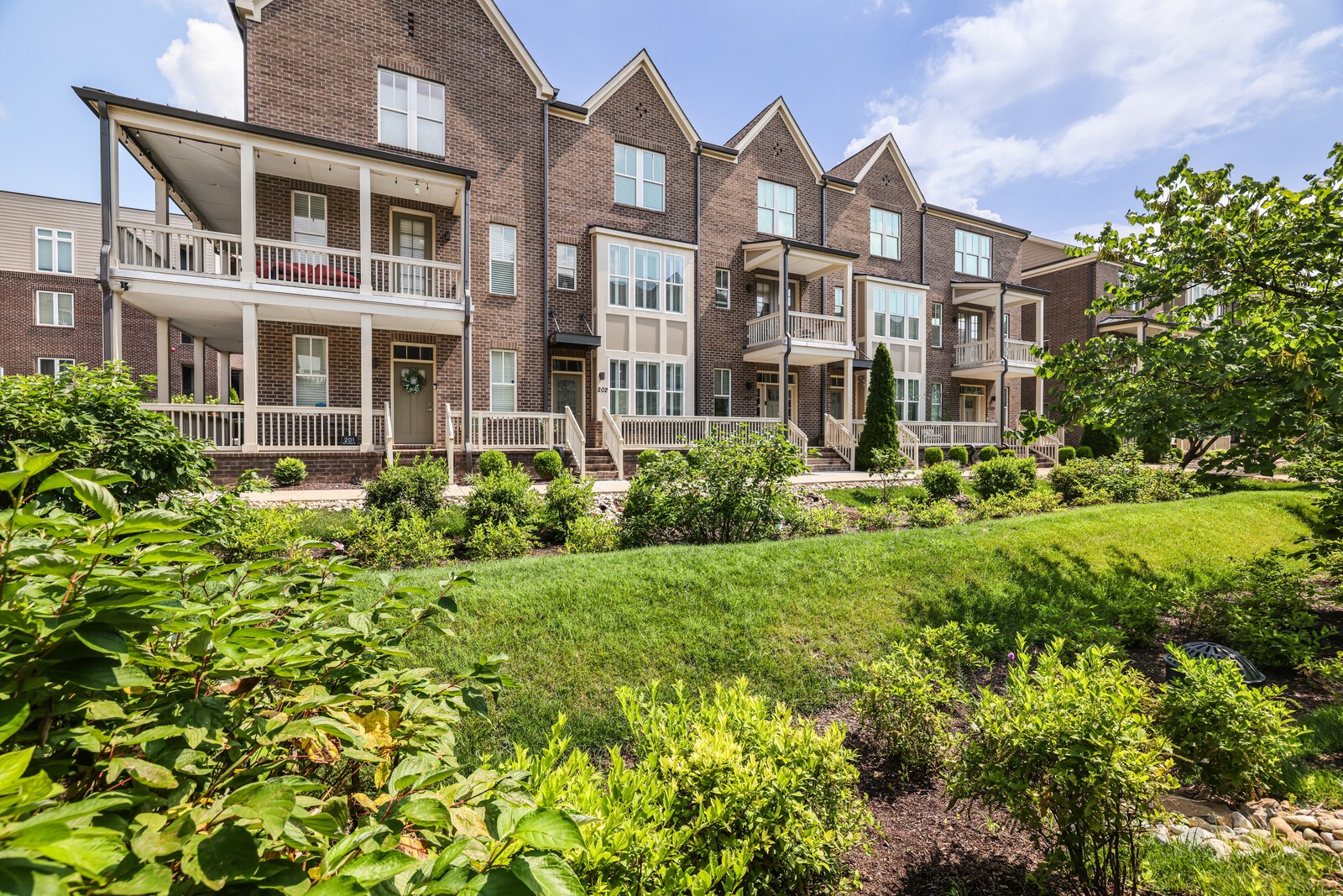 202 Porter Village Cir