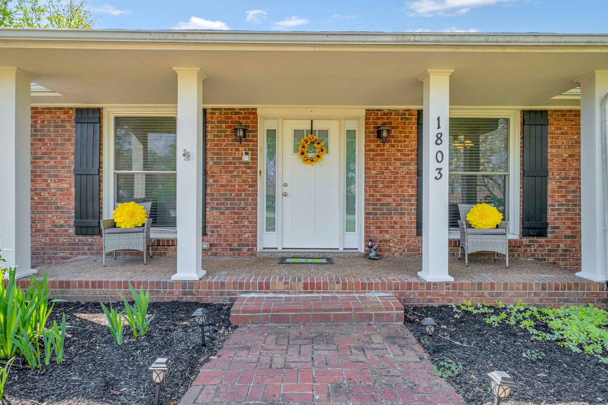 1803 W Lori Lee Dr