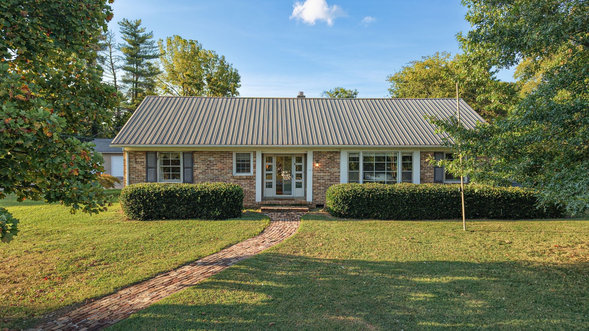 313 Hickory Dr