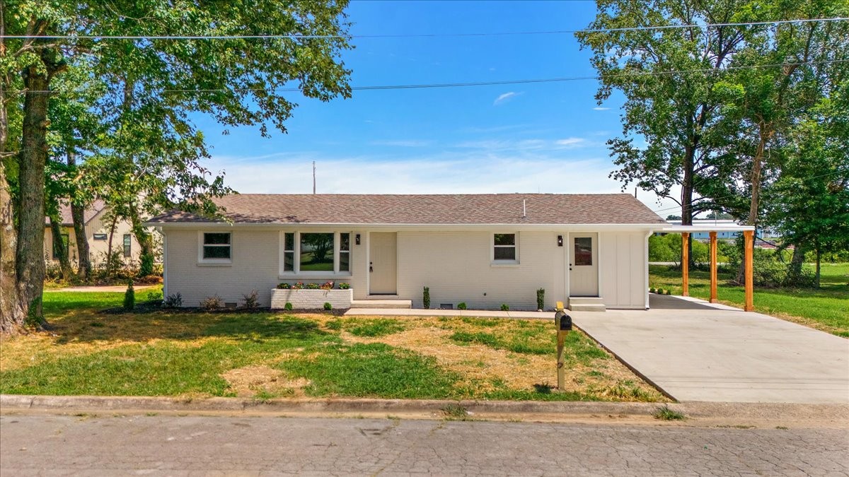 1306 Hart Ave