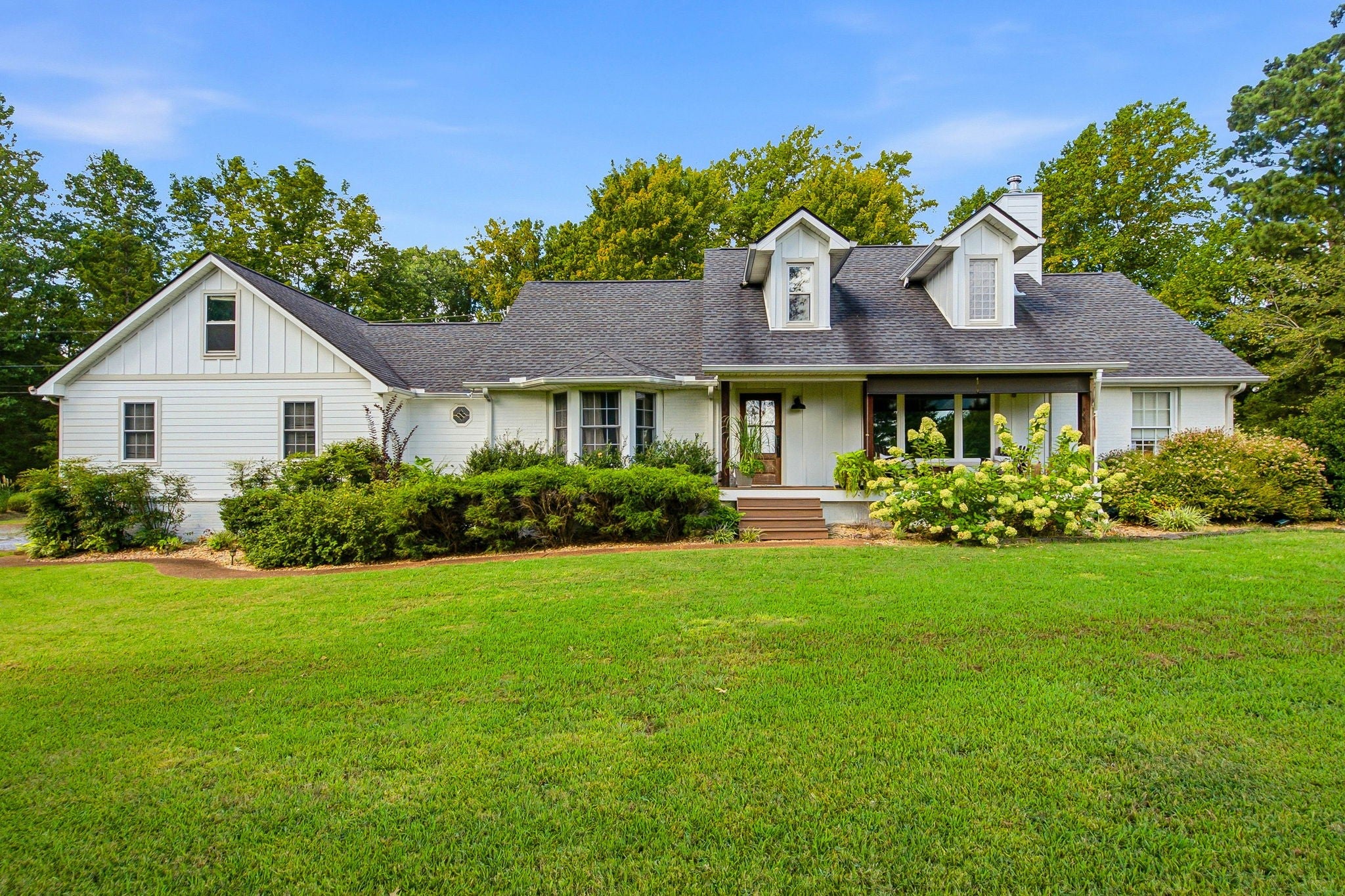 7128 Dogwood Ln
