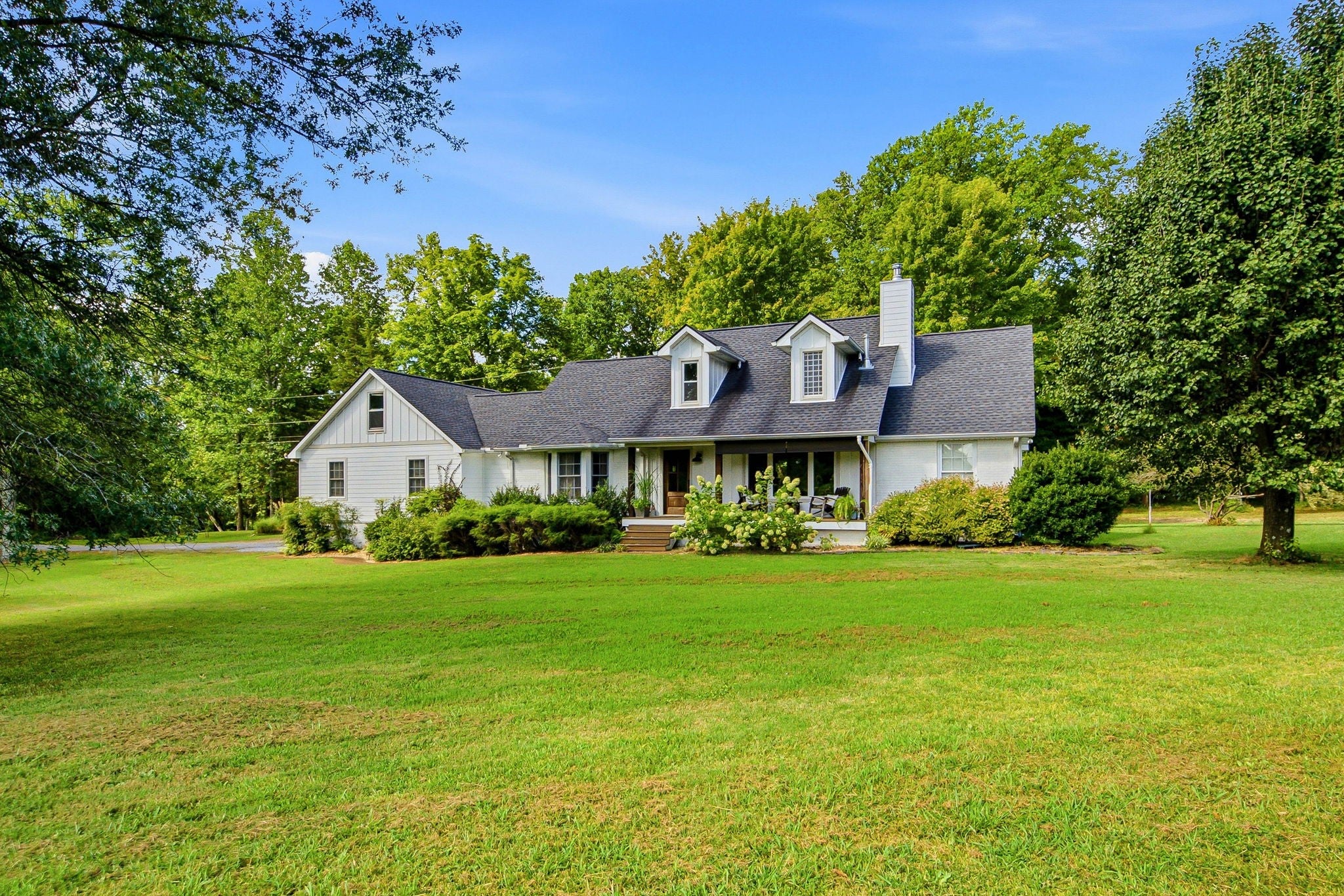 7128 Dogwood Ln