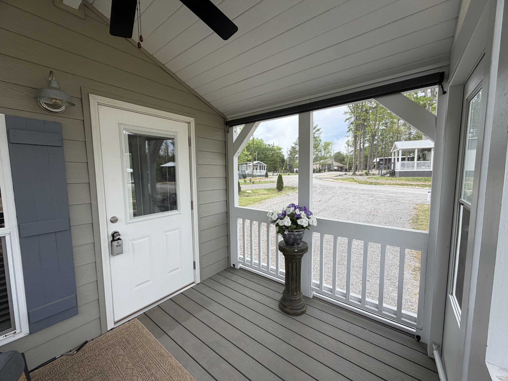 112 Pine Grove Ln