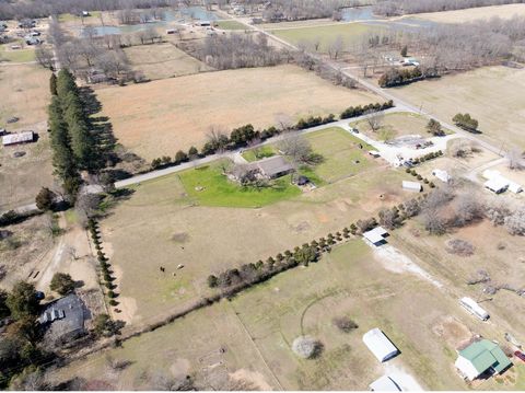 98 Breeden Rd New Johnsonville TN 37134