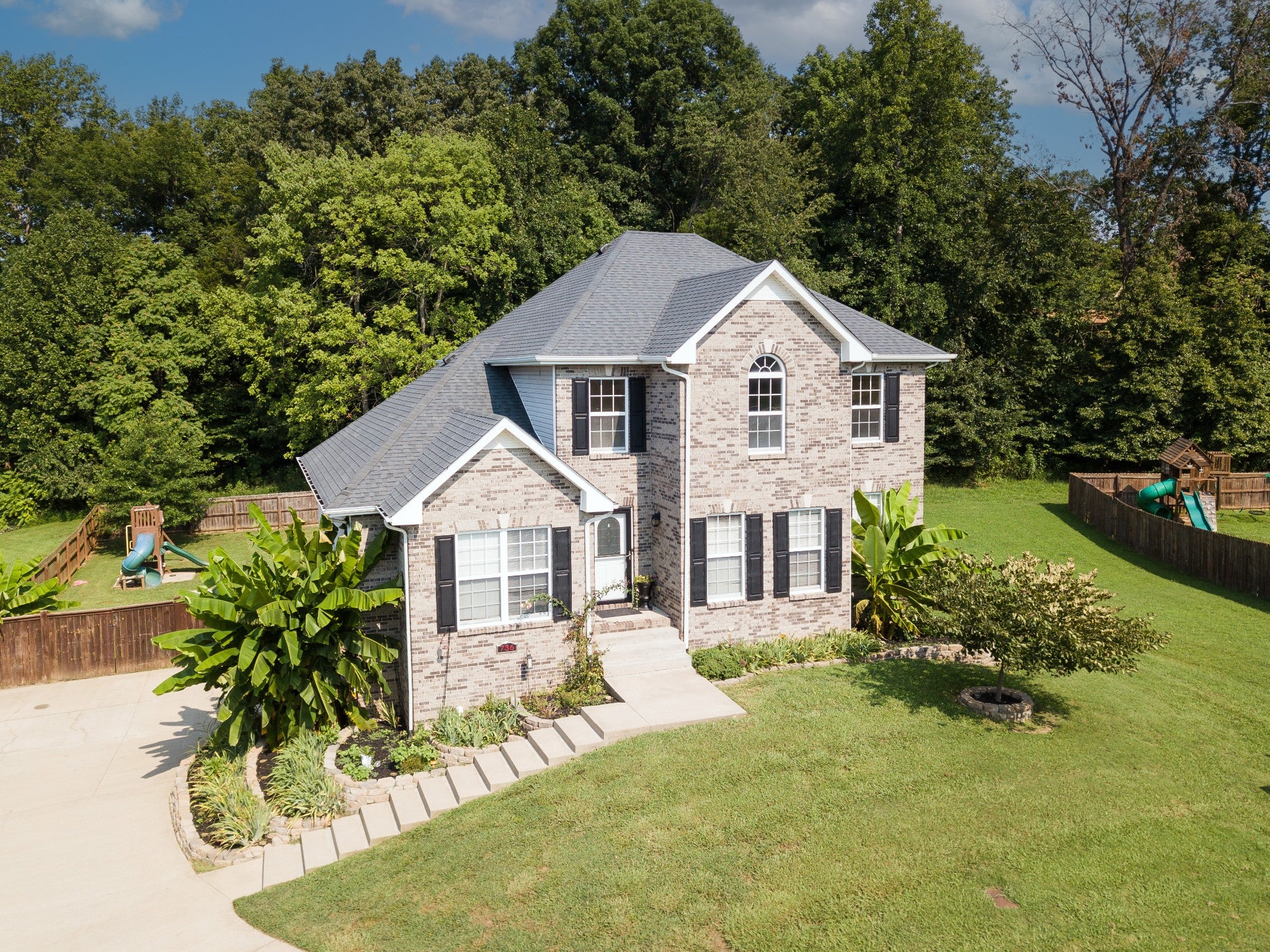 736 Forrest Cove Ct