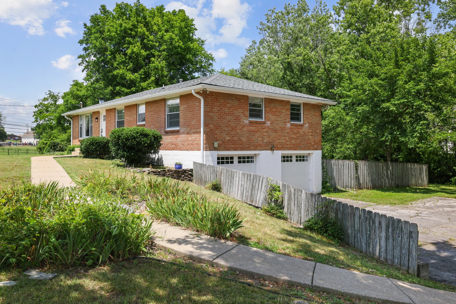 111 Wessington Pl