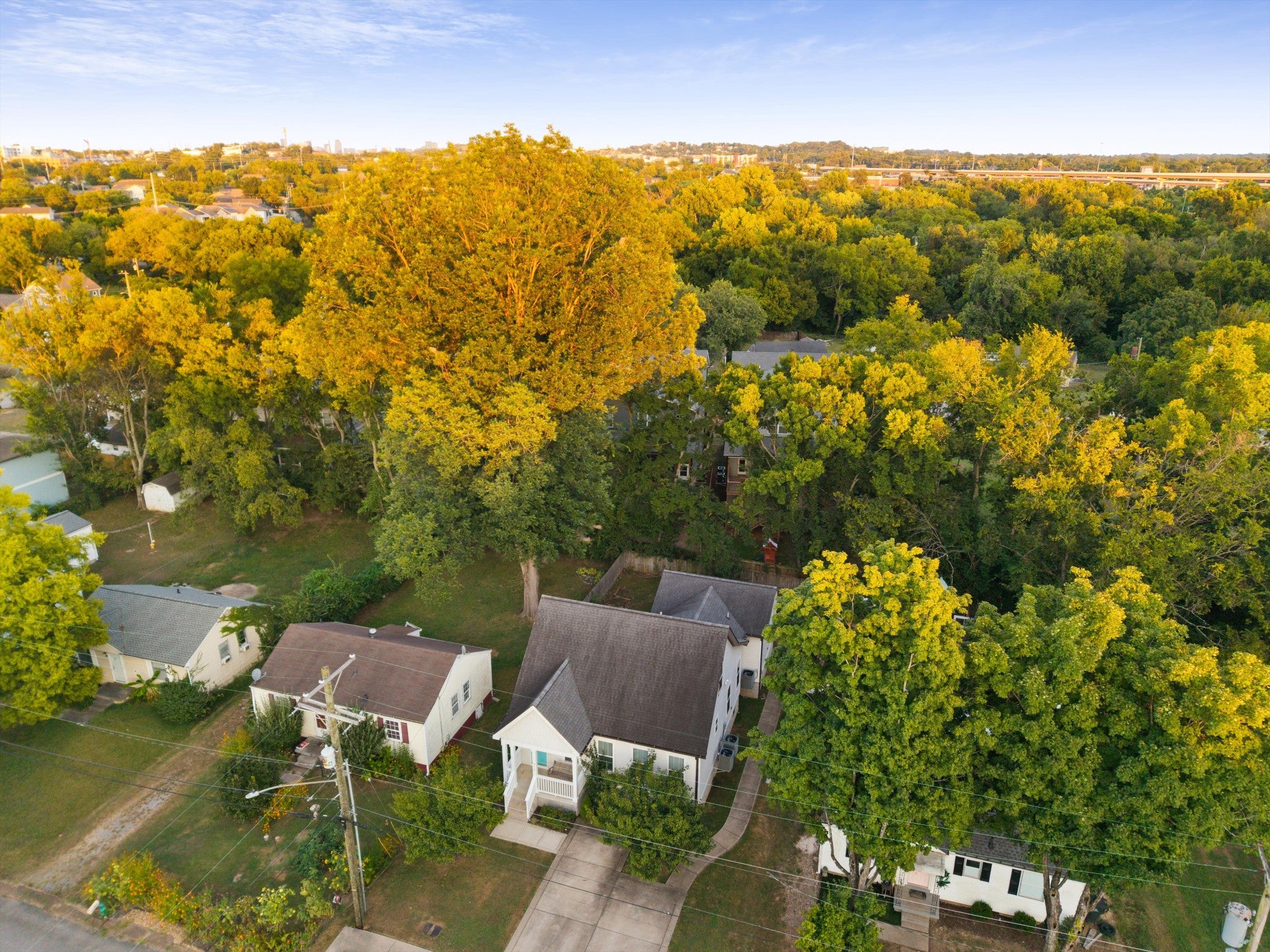 4-bed listing at 910 Trice Dr, Nashville