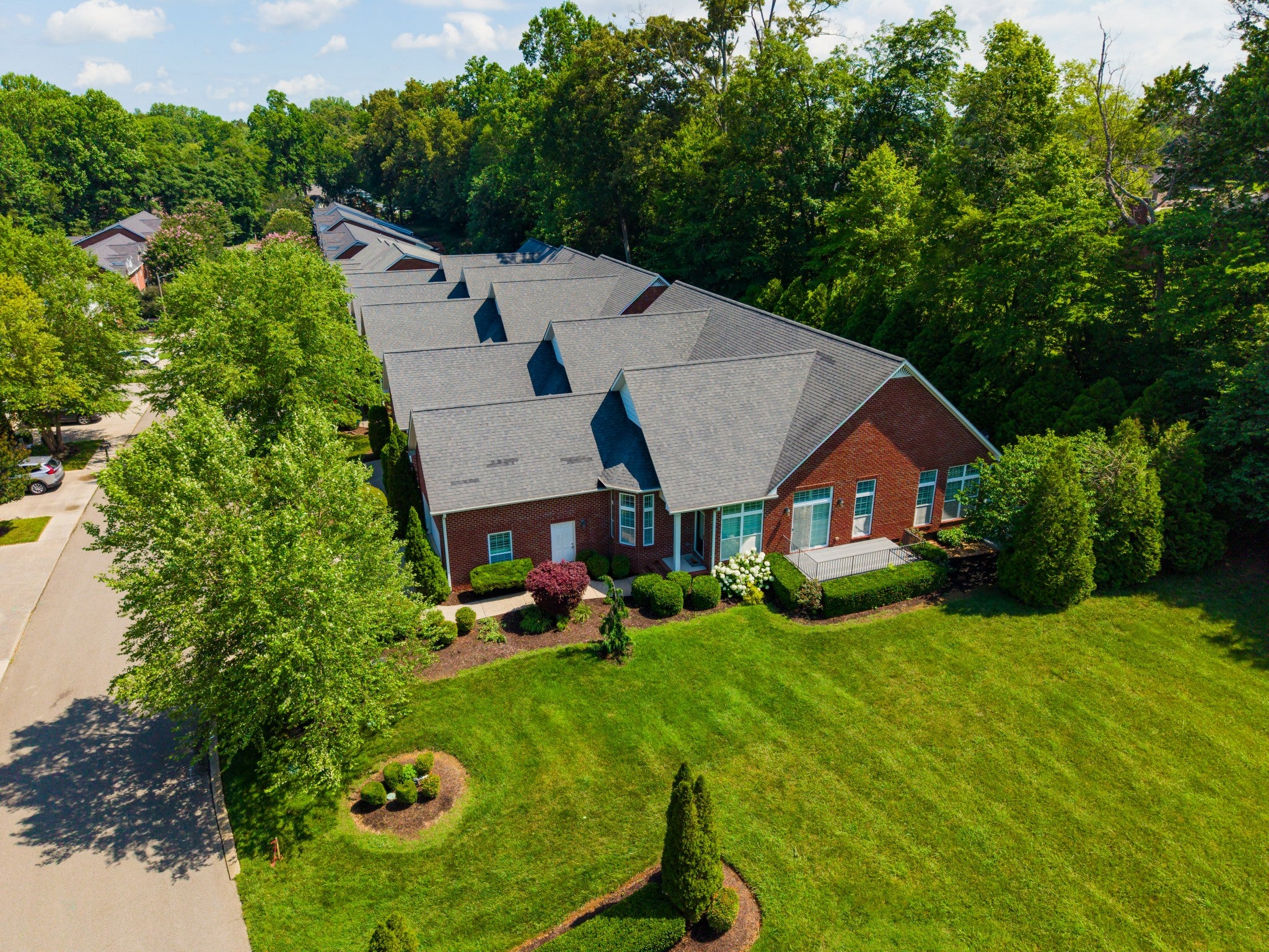 712 Maple Point Dr