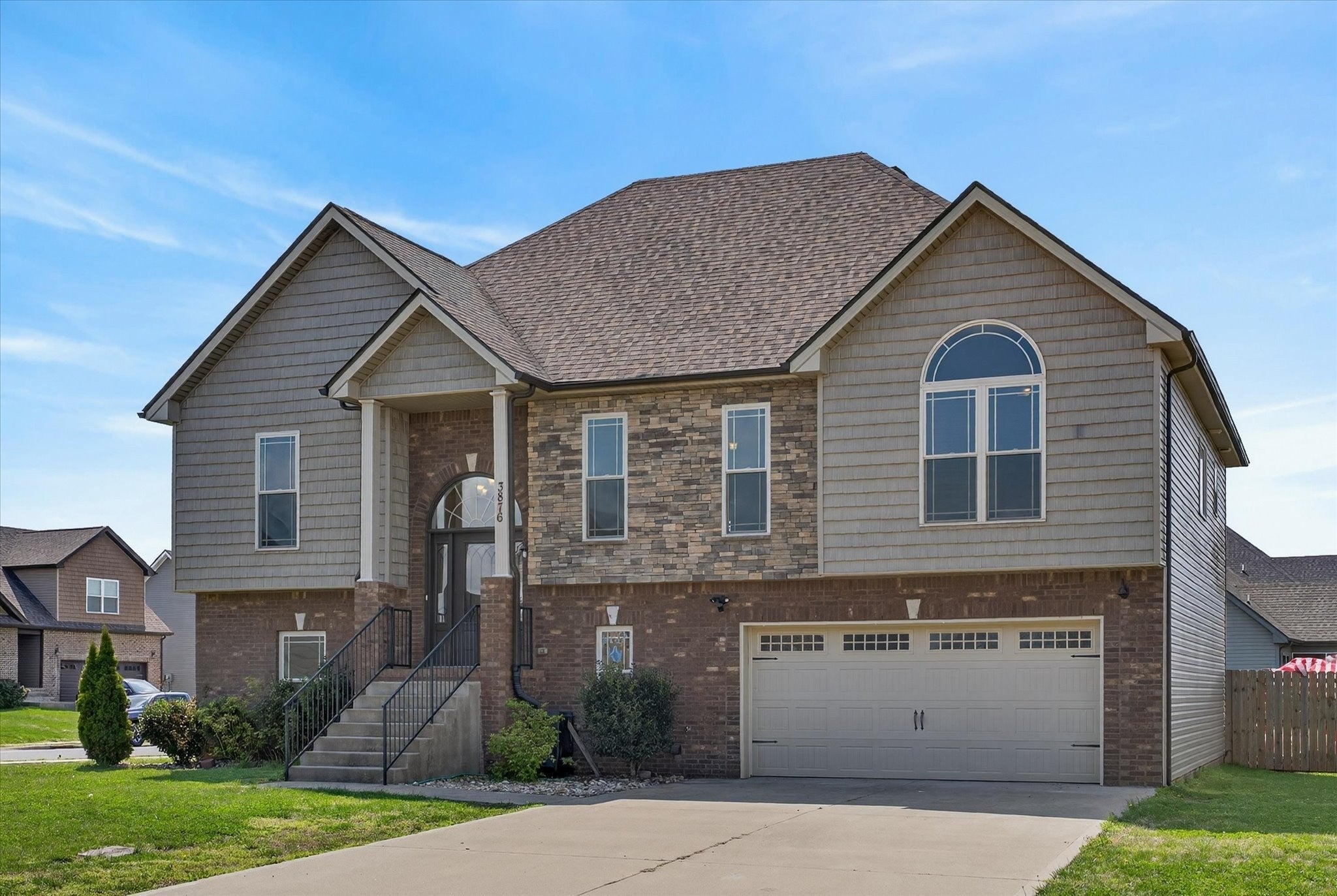 3876 Maliki Dr