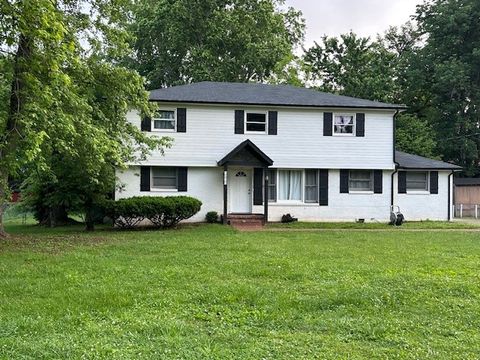1615 Diana St Murfreesboro TN 37130