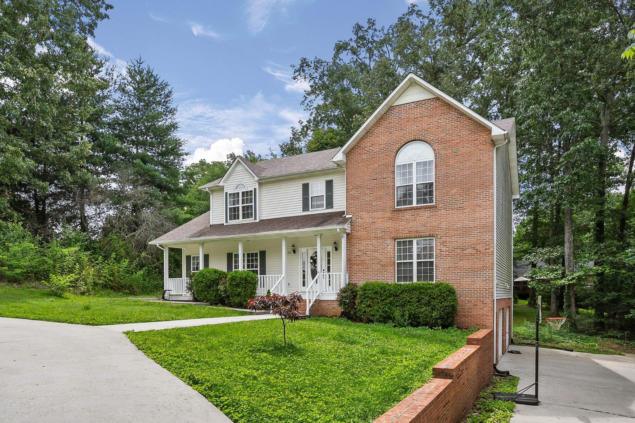 237 Windsor Dr