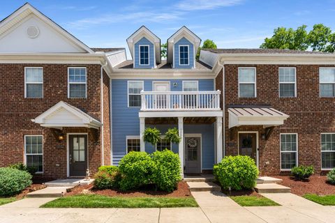 1054 Emery Bay Cir Hendersonville TN 37075