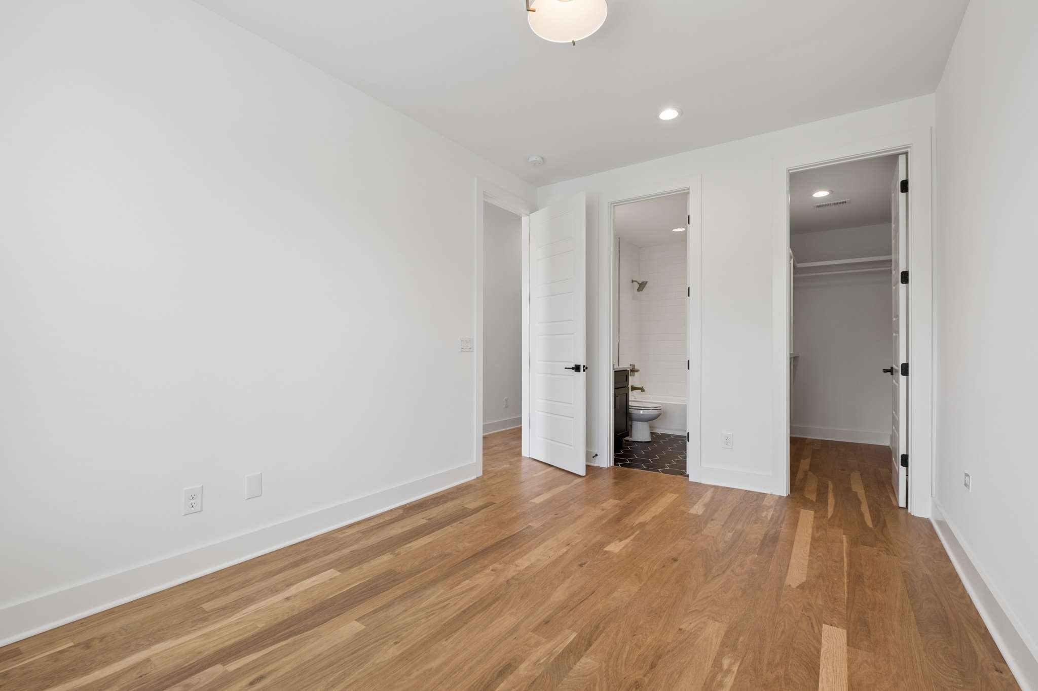 2225 Herman St