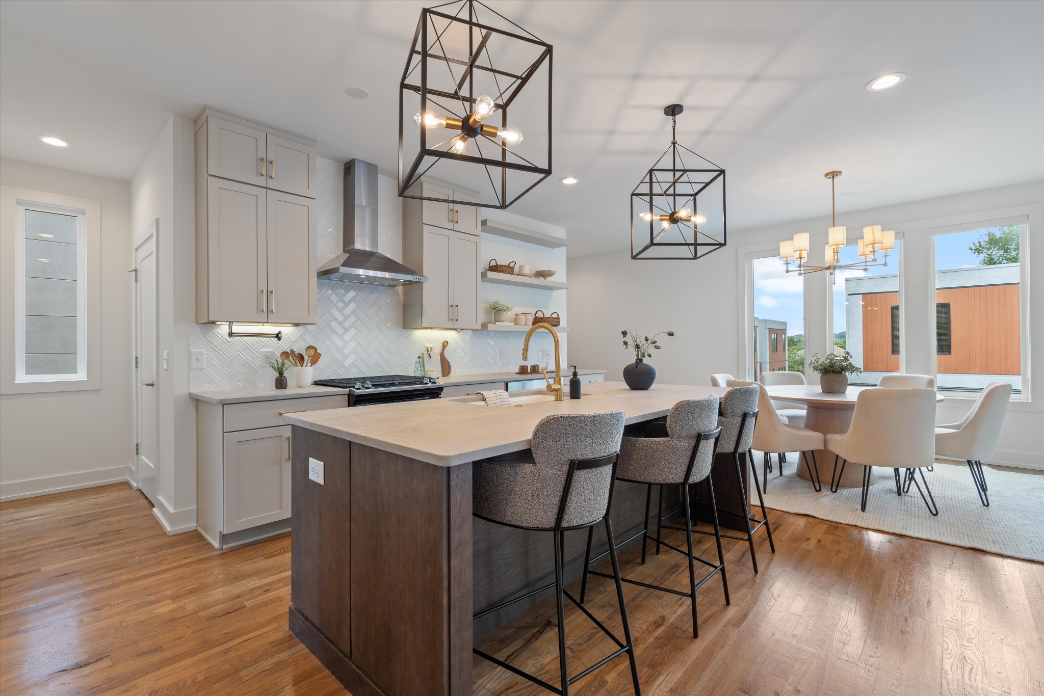 110 Oceola Ave 2