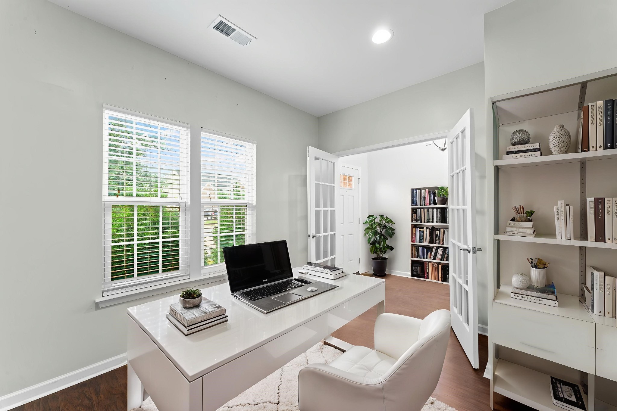 2207 Ambergate Dr