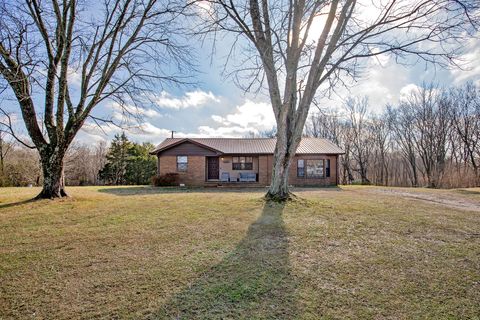 4169 Bledsoe St Westmoreland TN 37186