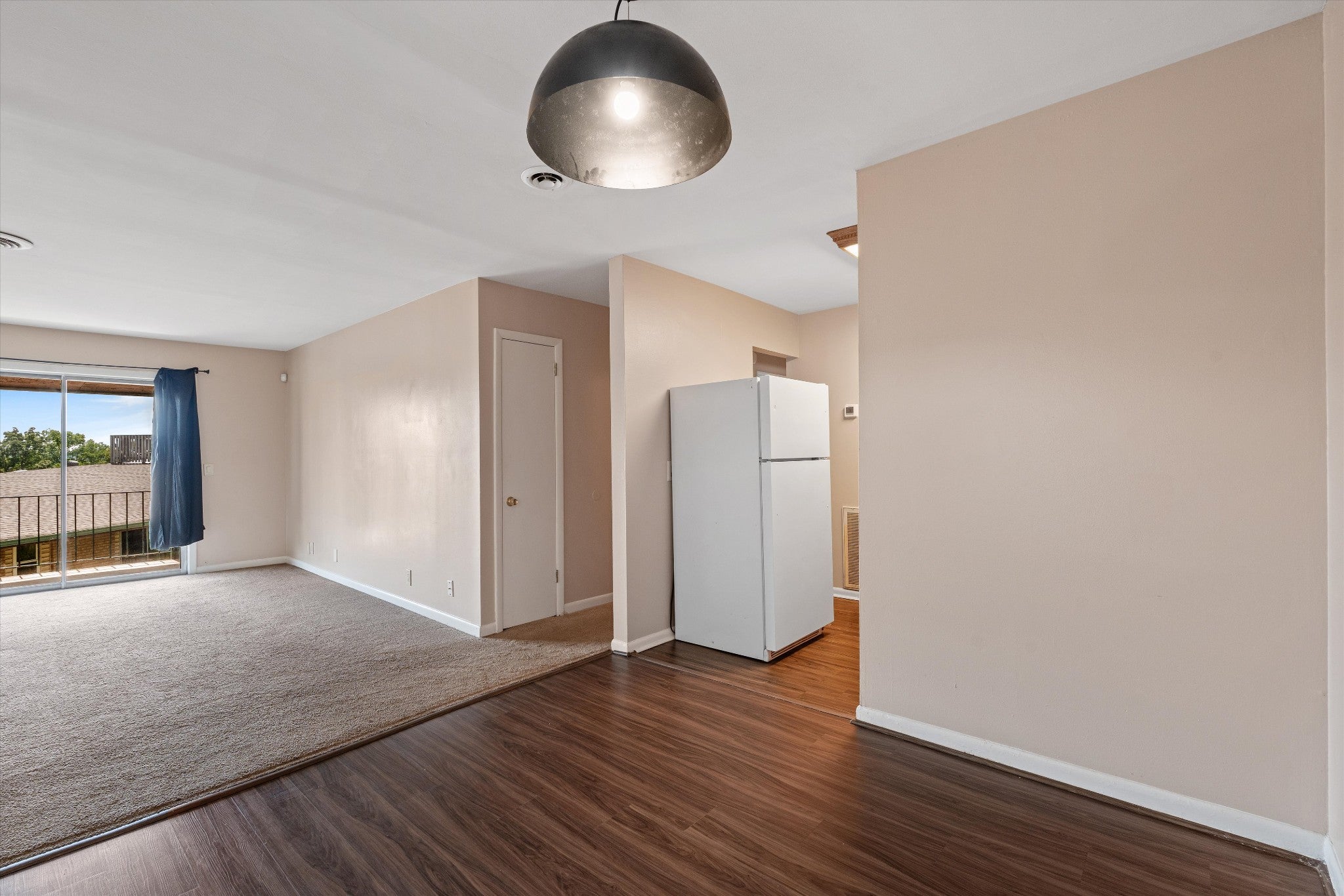 555 N DuPont Ave C73