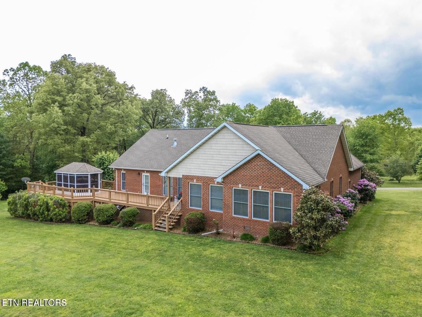 320 Iron Wood Circle