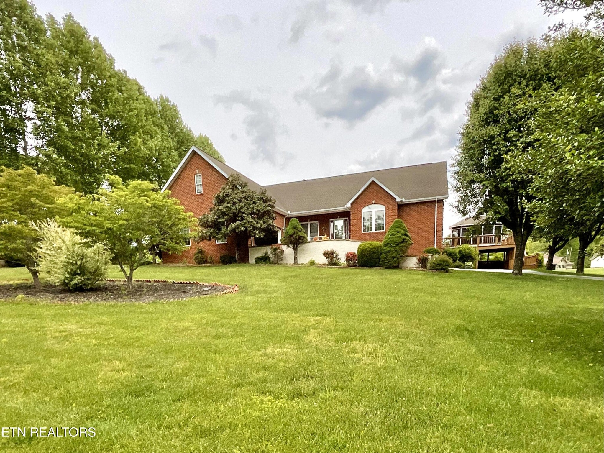 320 Iron Wood Circle