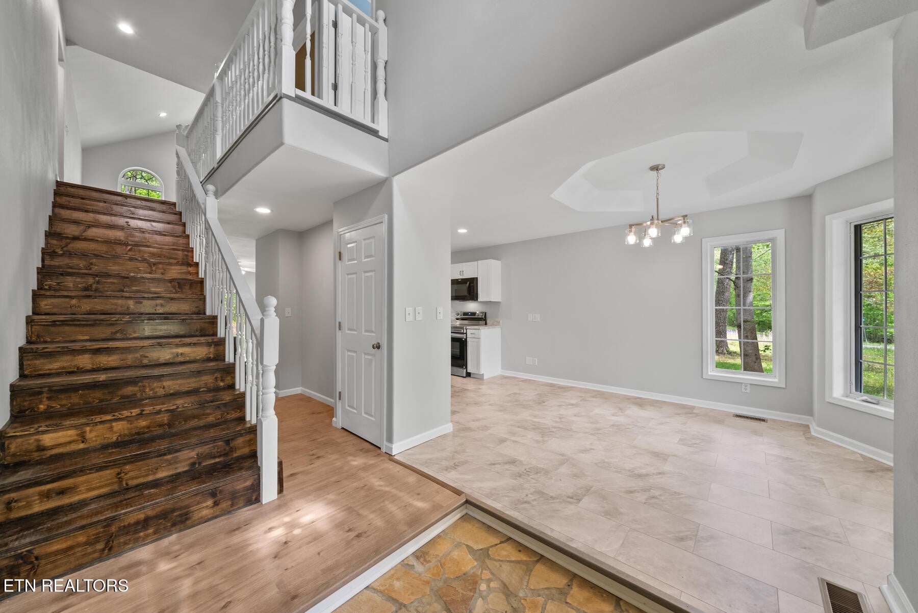 9301 Hondo Drive