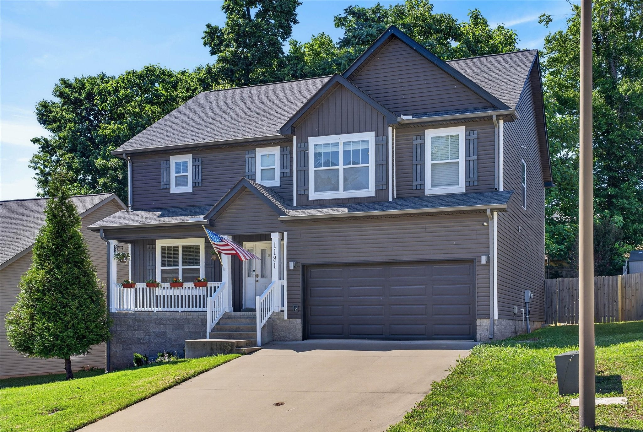 1181 Eagles Bluff Dr