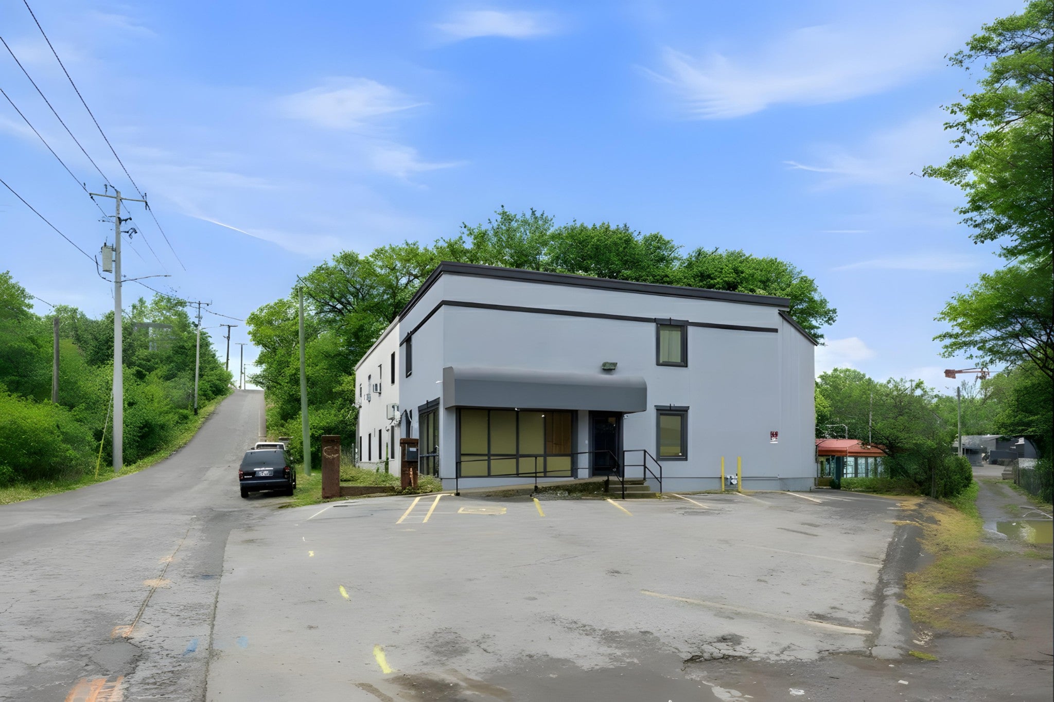 listing at 404 Wingrove St, Nashville
