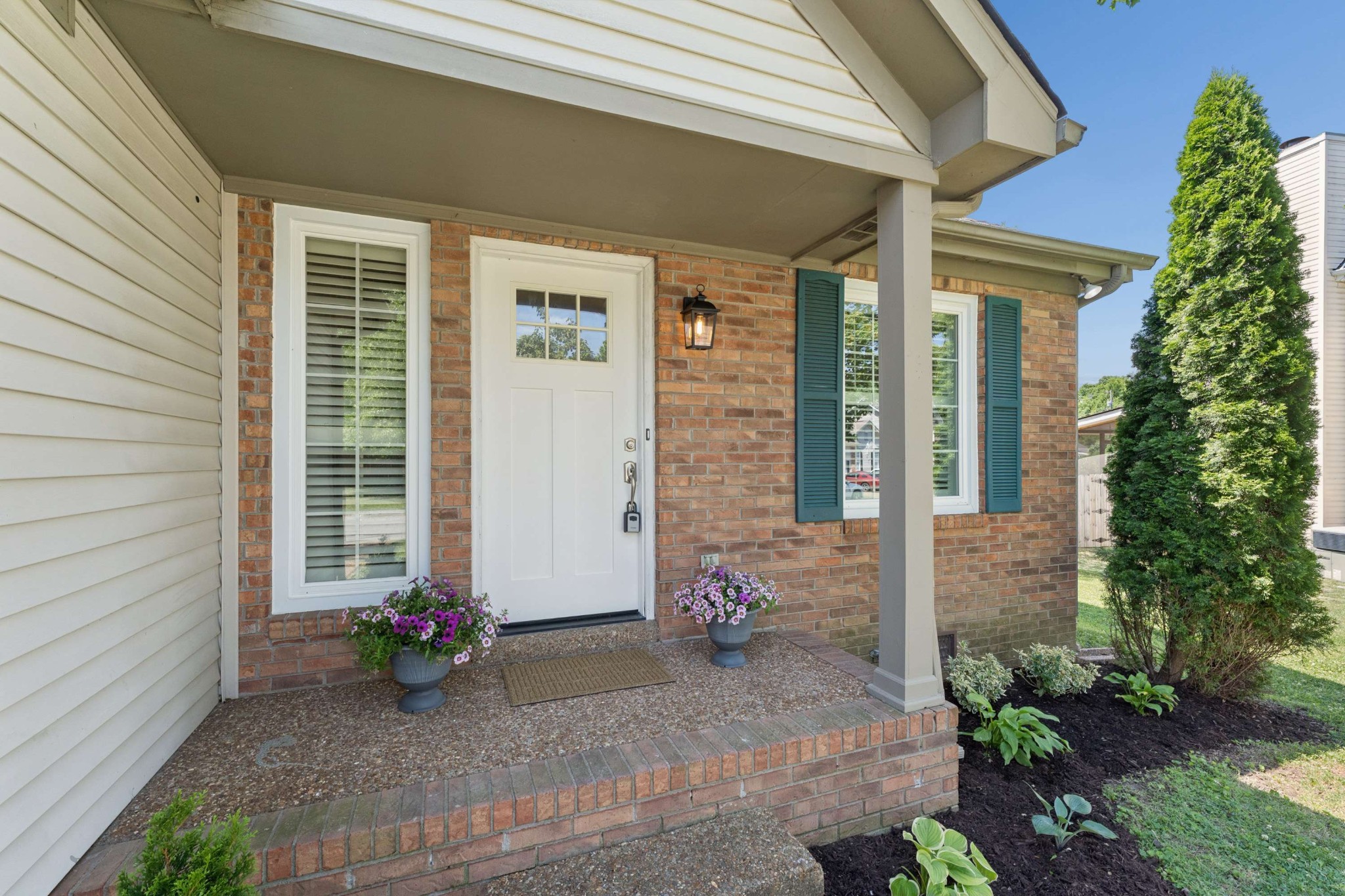 5204 Village Trce