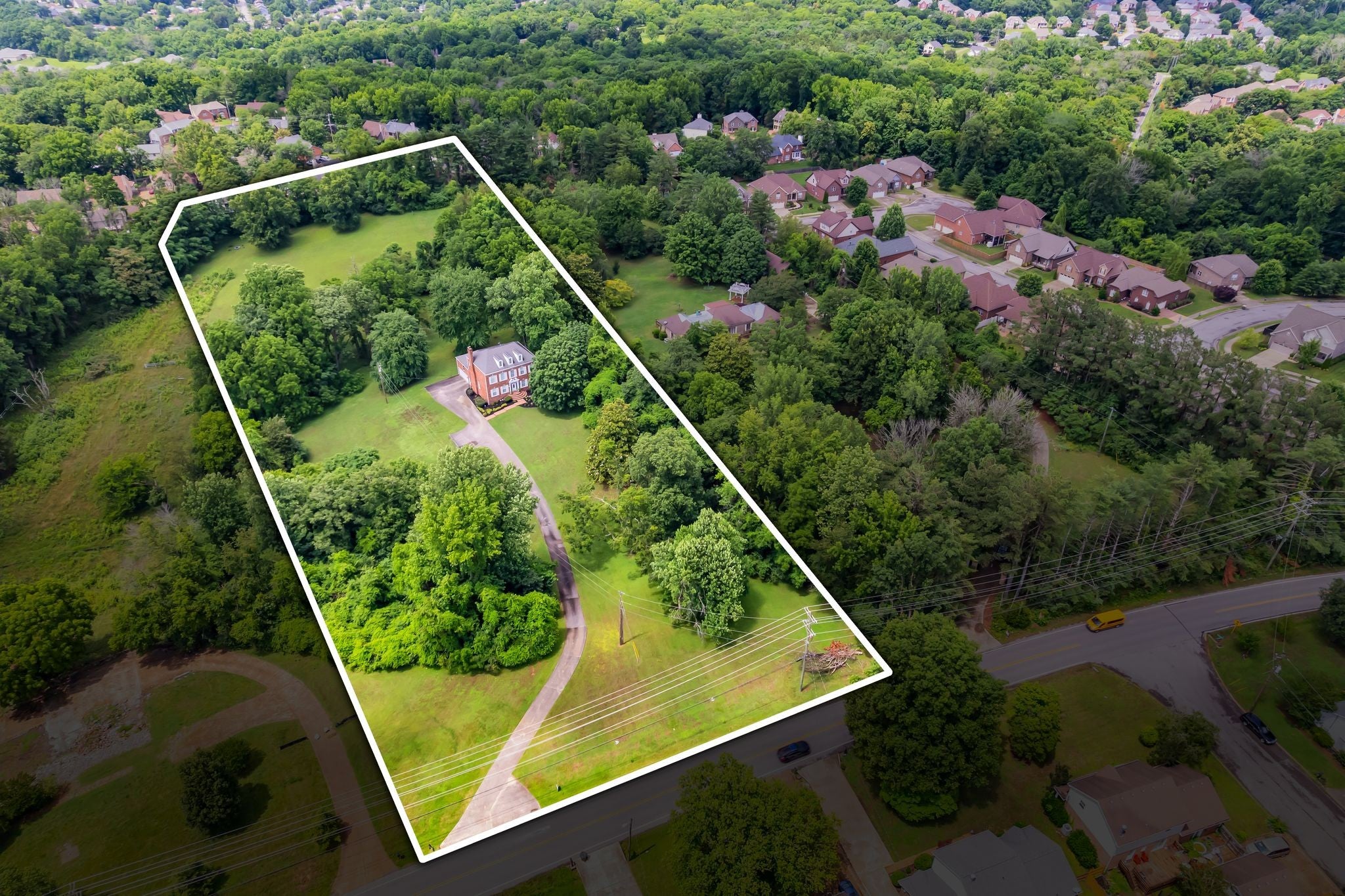 listing at 641 Old Lebanon Dirt Rd, Hermitage