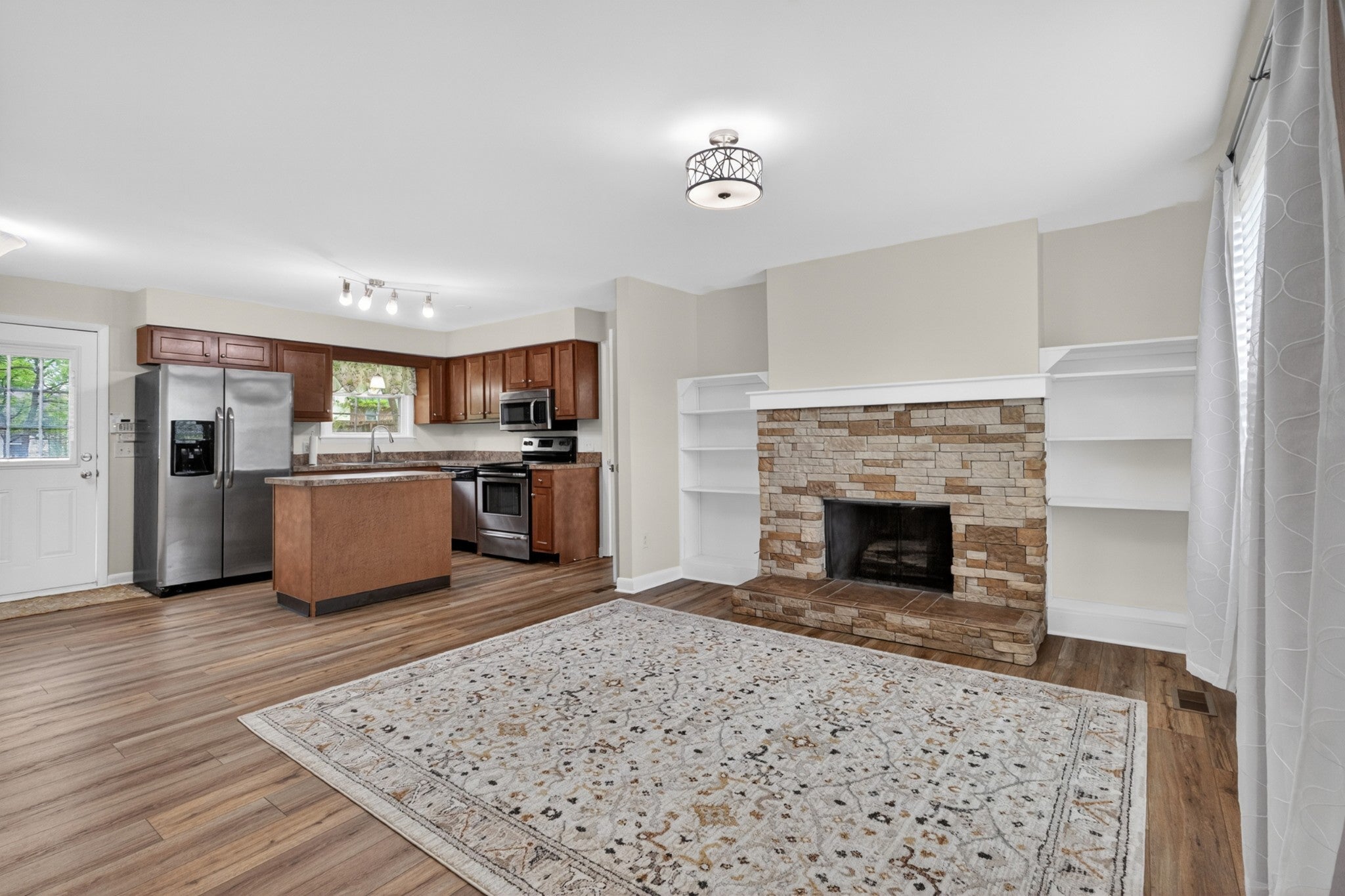 120 Hillwood Dr