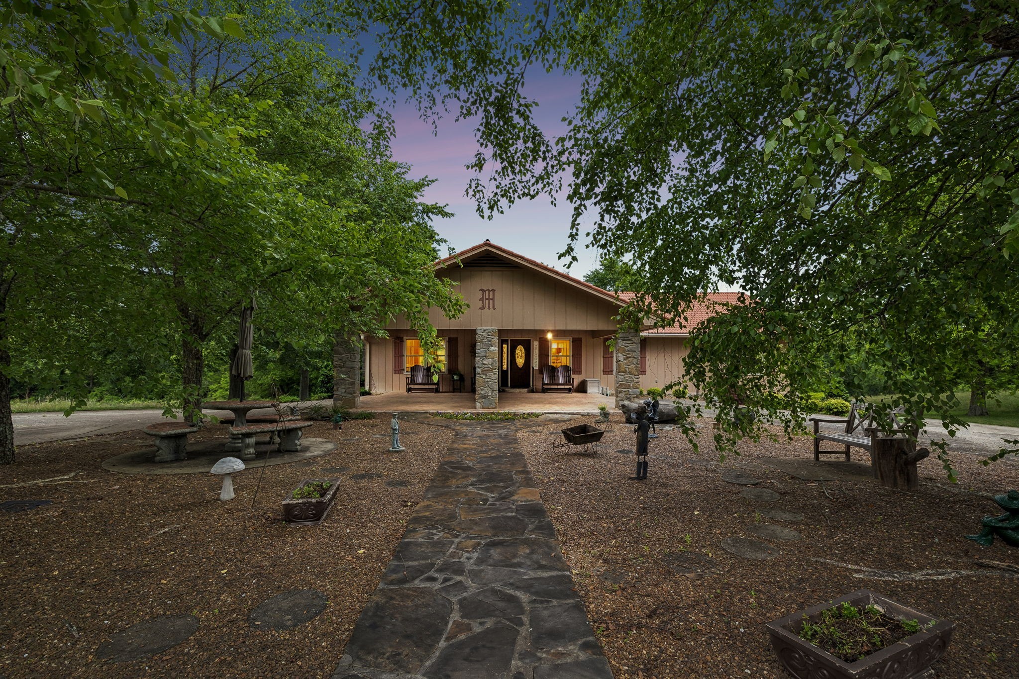 20 Riverbend Ln