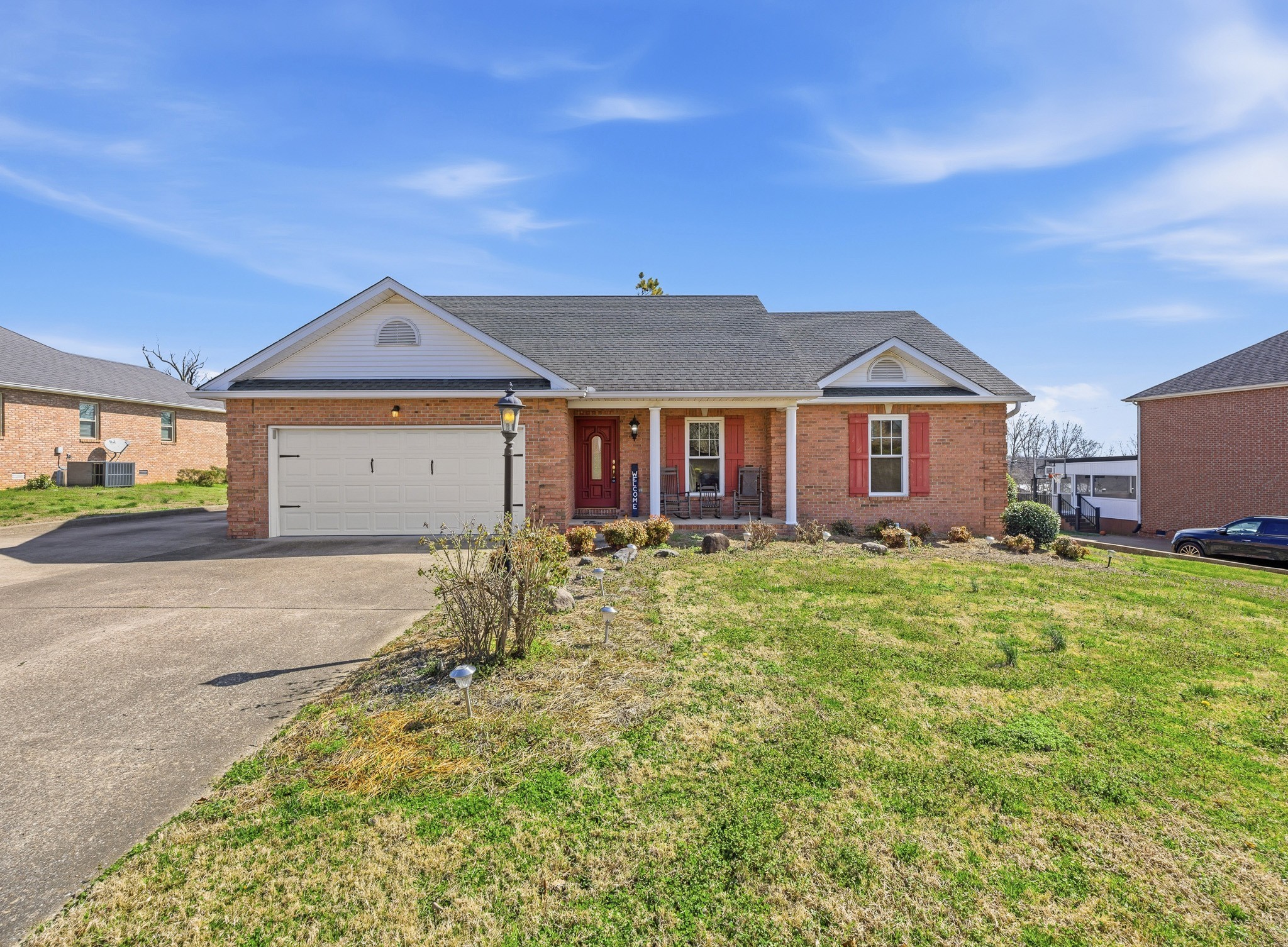 415 Woodlands Dr