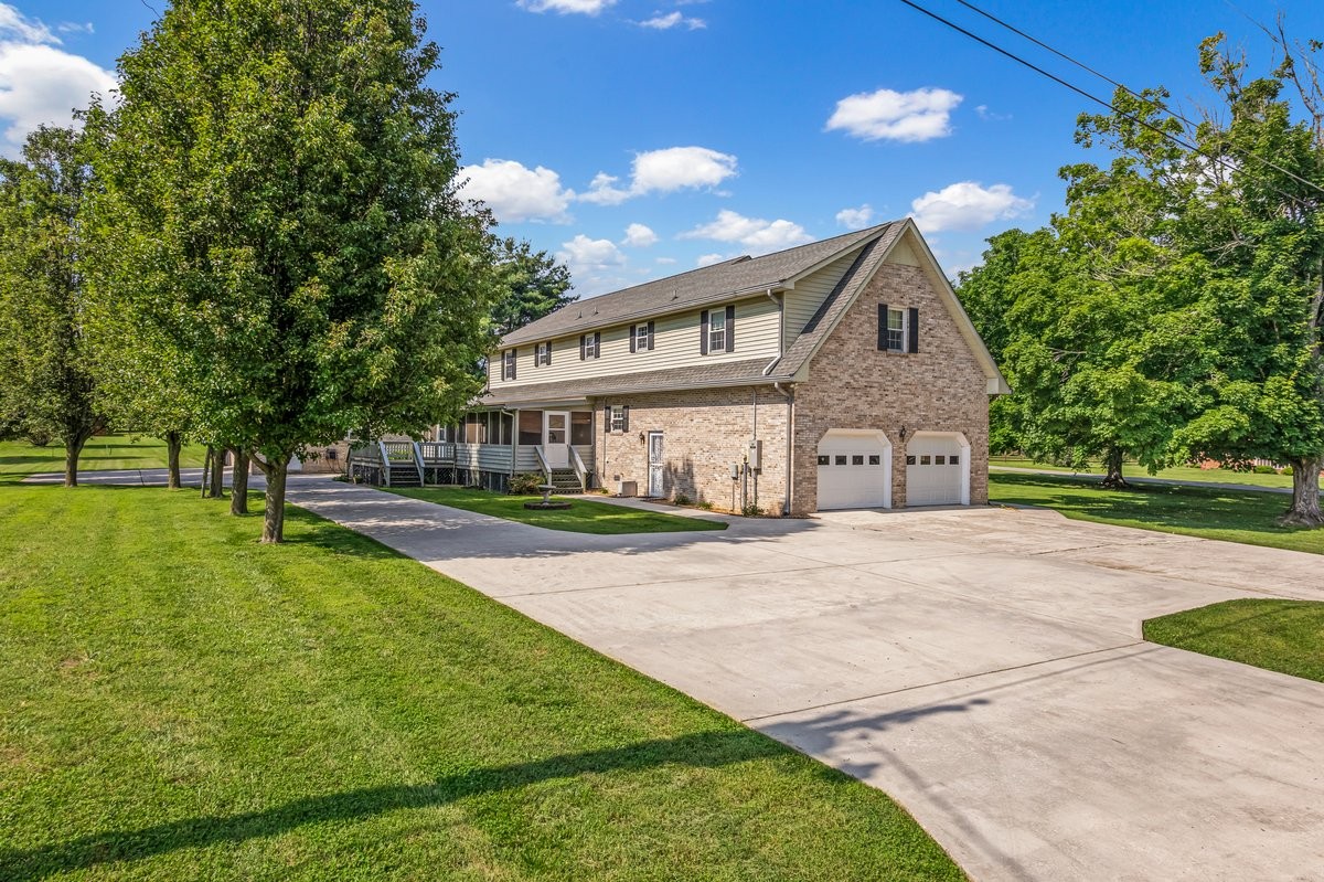 220 Winton Way Rd