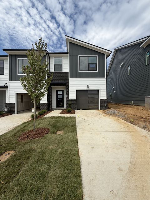 921 Tellico Street Gallatin TN 37066