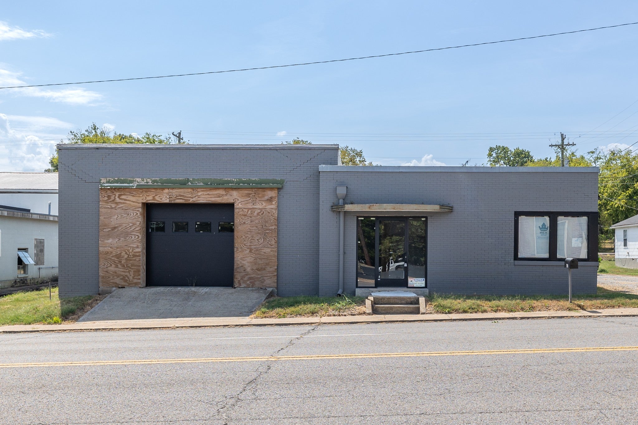 621 W Commerce St