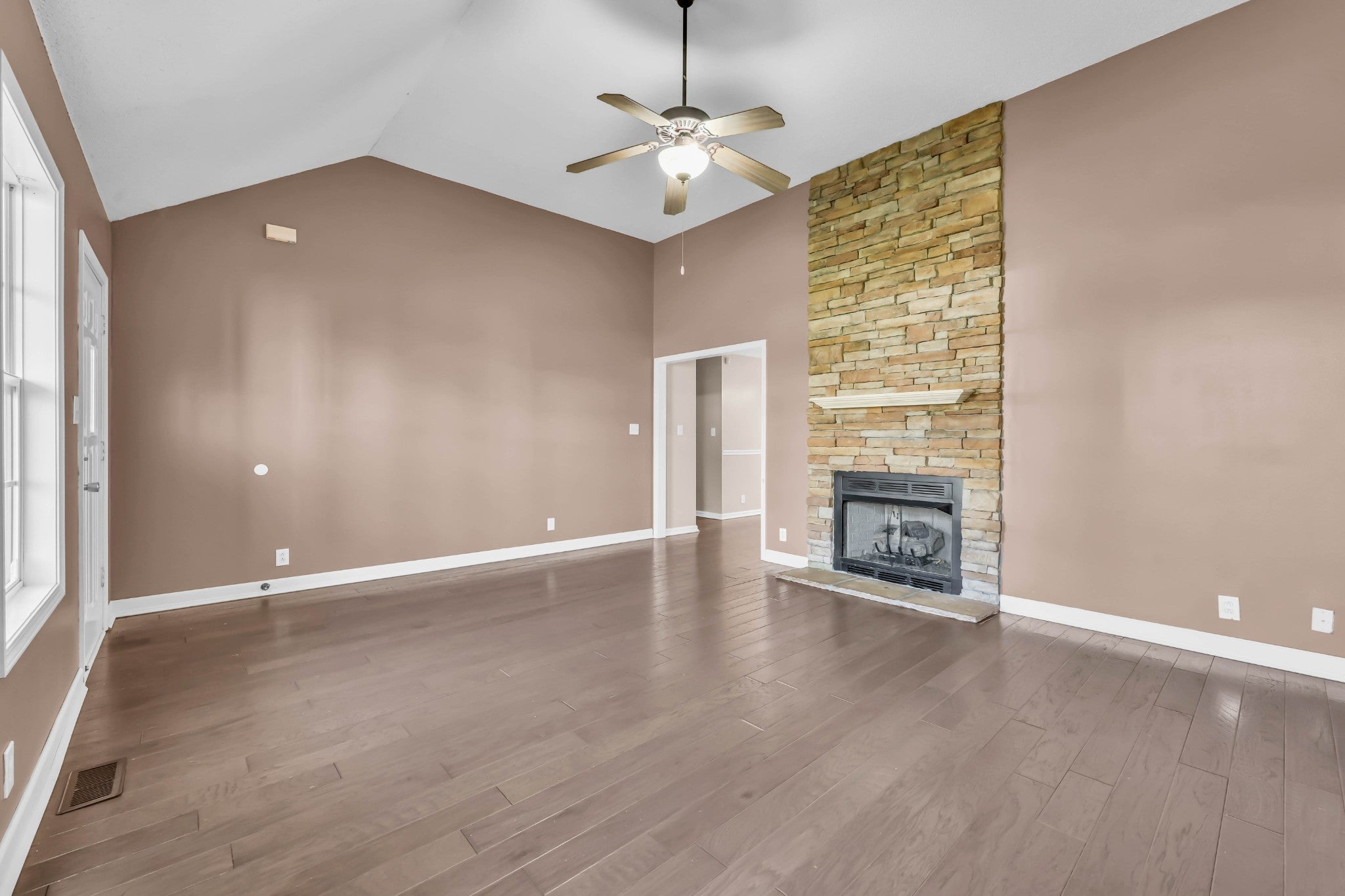 1517 Cedar Springs Cir