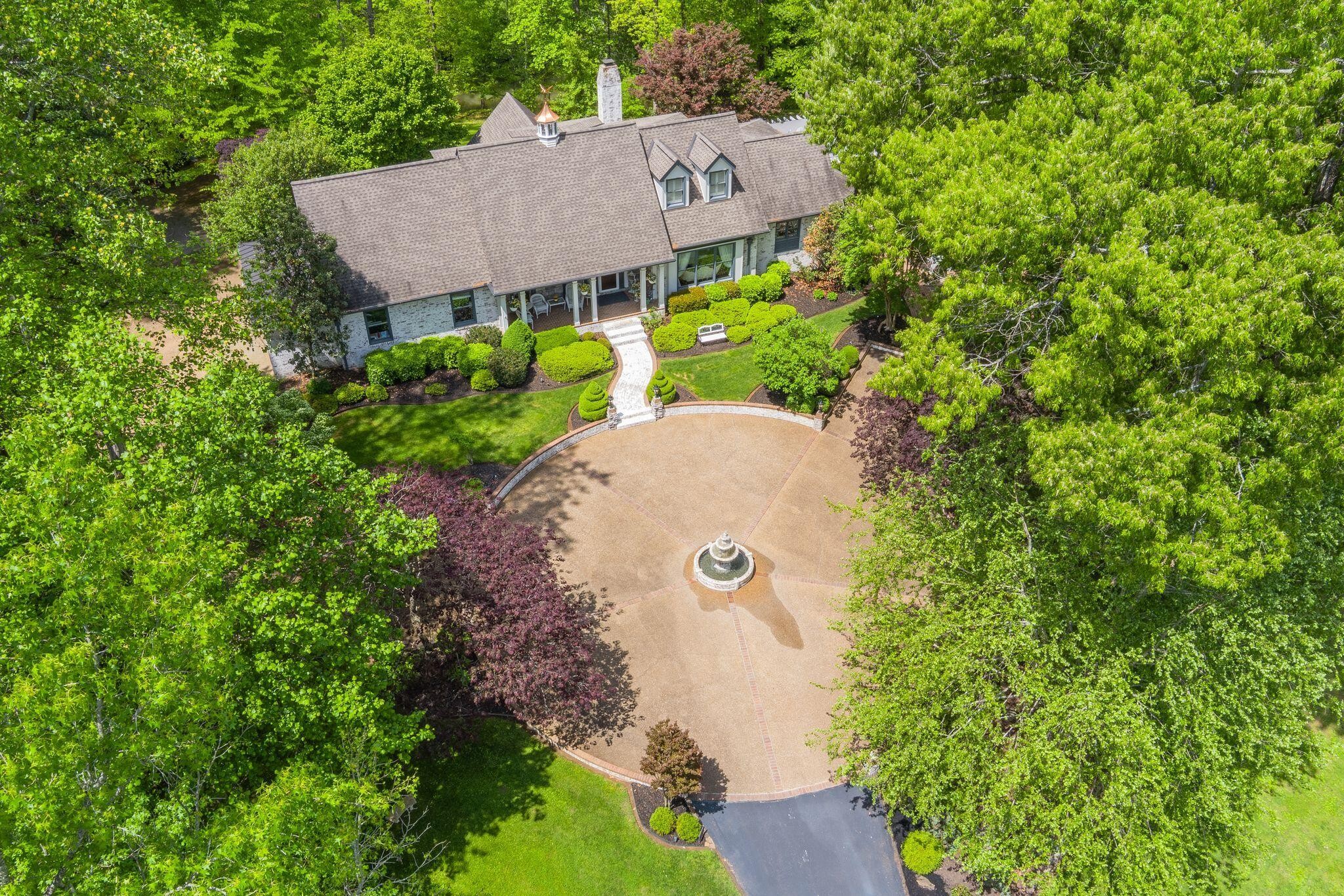 2211 NW Woodcreek Drive