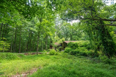 1050 Barnes Cir Kingston Springs TN 37082