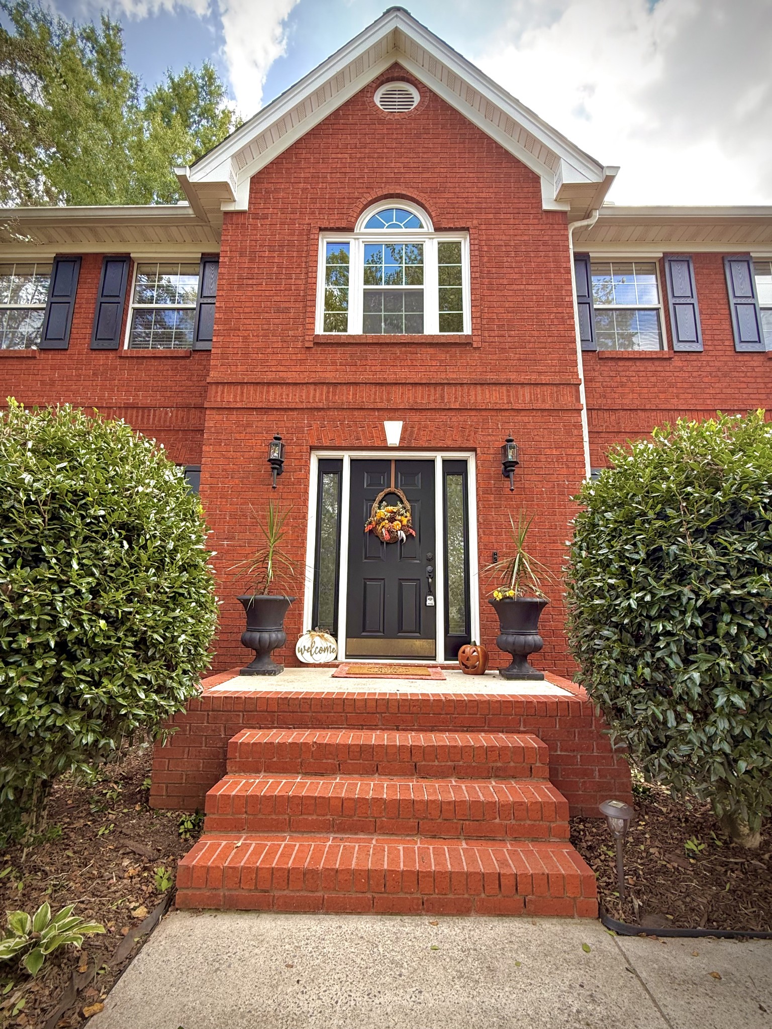 6900 Snow View Ln