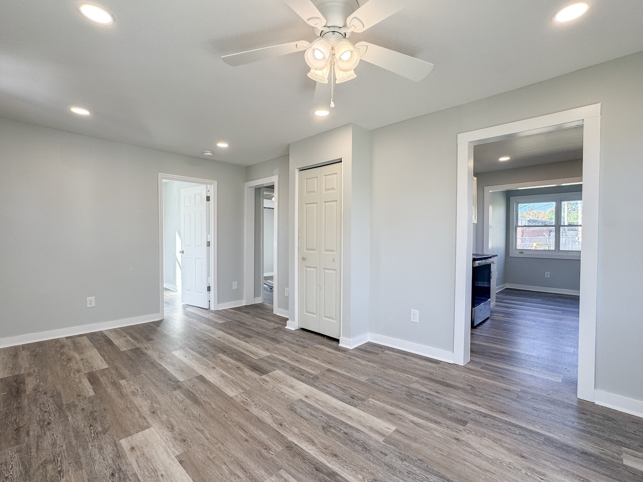 313 Fairlane Dr