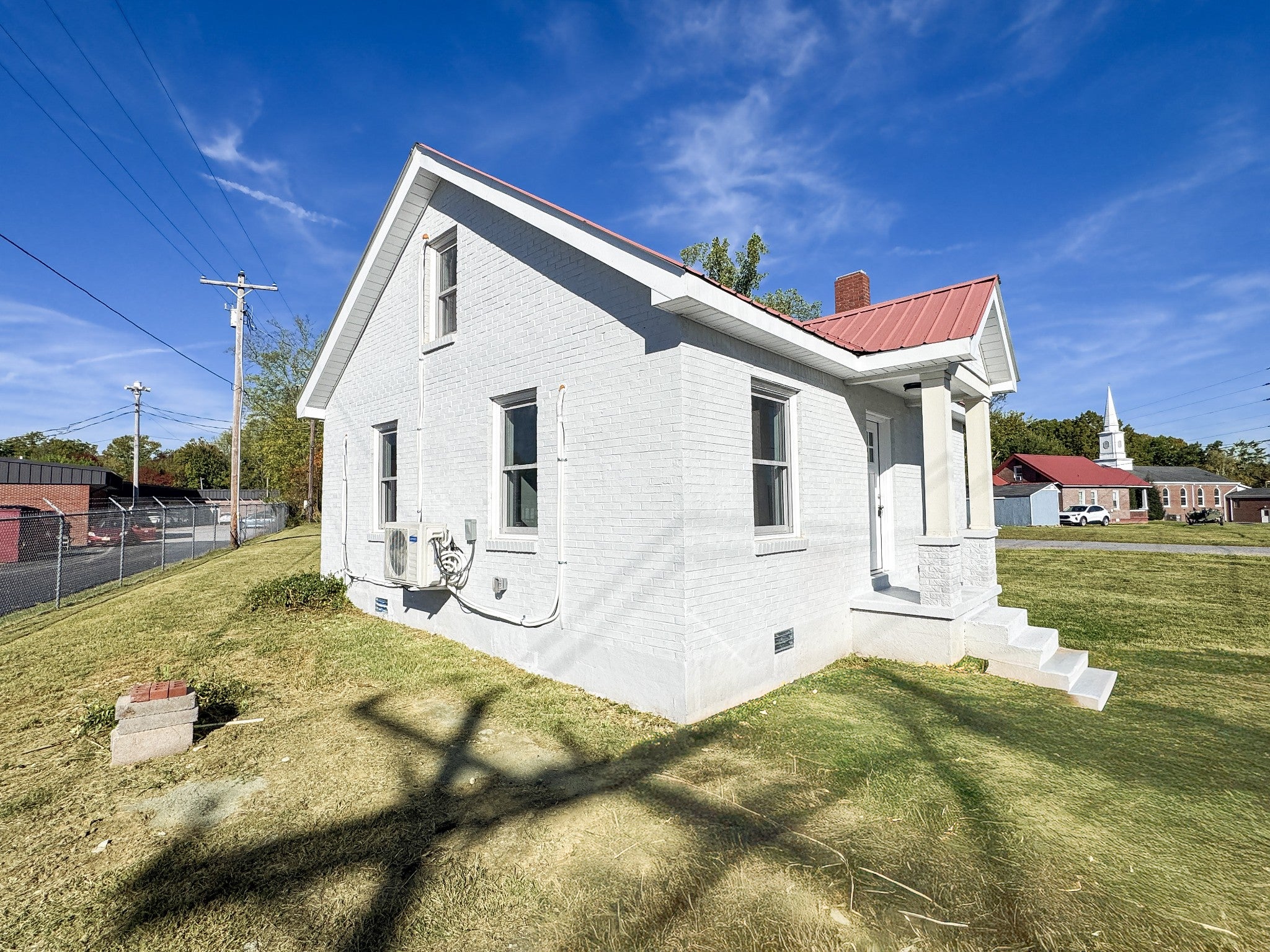 313 Fairlane Dr